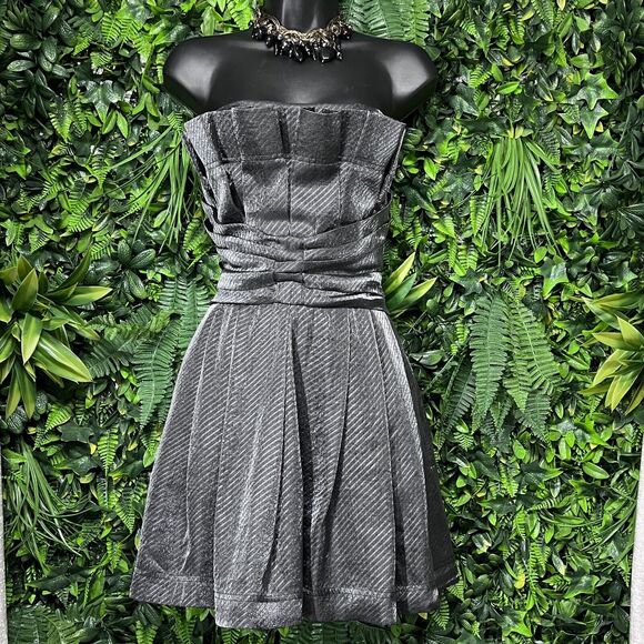 BCBGENERATION Dress Women 4 Silver Gray Strapless Fit Flare Ruffle Coctail 1889 - Picture 9 of 10